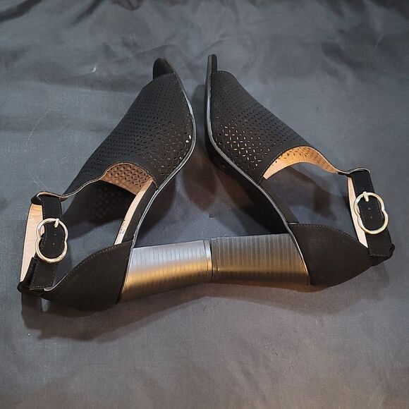 BRAND NEW FOREVER T-STRAP BLOCK-HEEL OPEN TOE BOOTIE - Picture 13 of 15